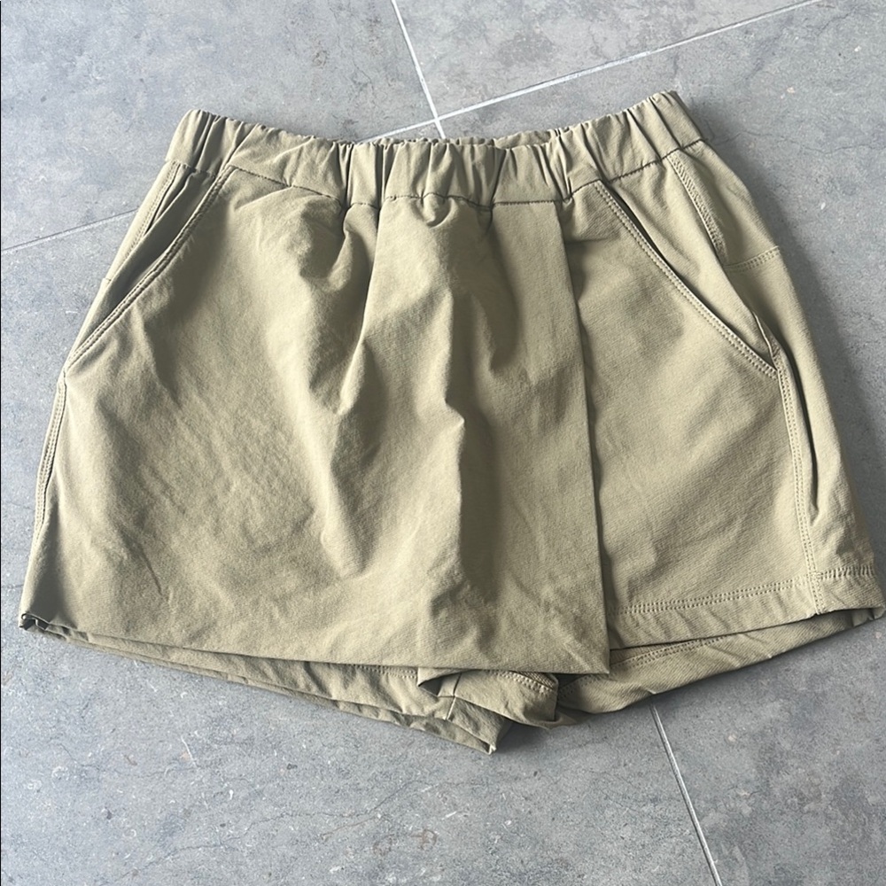 Carbon38 Essential Olive Women's Skort - NWOT